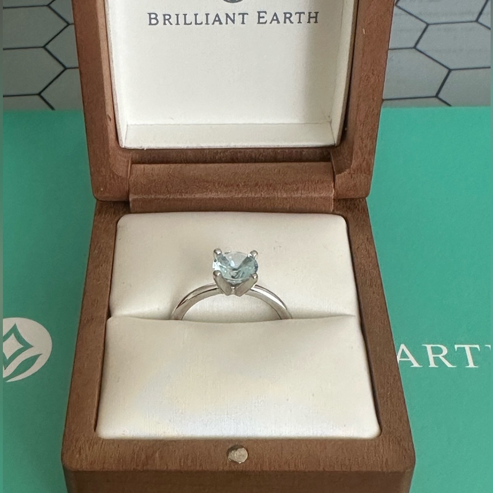 Aquamarine 18k White Gold Engagement Ring size 6.5 - Picture 3 of 8